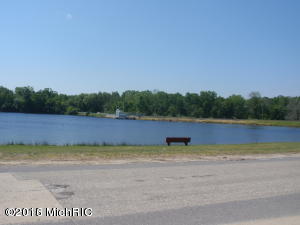 1413 James St, White Cloud, MI 49349 photo 3