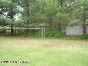 1413 James St, White Cloud, MI 49349 photo 5