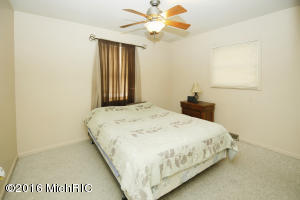 56971 Bow Dr, Three Rivers, MI 49093 photo 12
