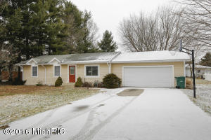 56971 Bow Dr, Three Rivers, MI 49093 photo 2