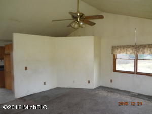 3630 Fox Dr, Grant, MI 49327 photo 8
