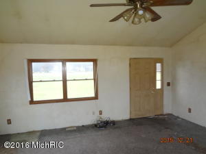 3630 Fox Dr, Grant, MI 49327 photo 9