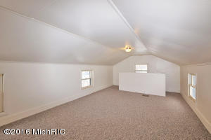 225 Colfax St, Plainwell, MI 49080 photo 26