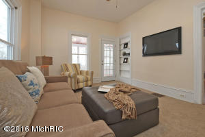 225 Colfax St, Plainwell, MI 49080 photo 5