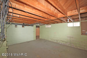 225 Colfax St, Plainwell, MI 49080 photo 34