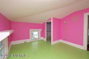 225 Colfax St, Plainwell, MI 49080 photo 20
