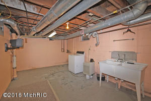 225 Colfax St, Plainwell, MI 49080 photo 32