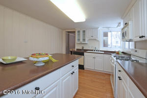 225 Colfax St, Plainwell, MI 49080 photo 15