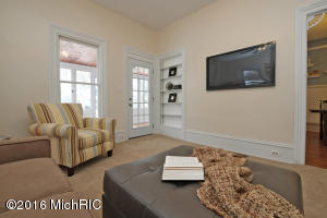 225 Colfax St, Plainwell, MI 49080 photo 6