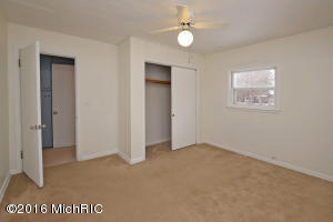 225 Colfax St, Plainwell, MI 49080 photo 18