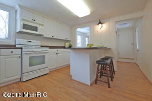 225 Colfax St, Plainwell, MI 49080 photo 12