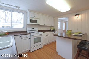 225 Colfax St, Plainwell, MI 49080 photo 14