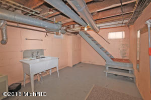 225 Colfax St, Plainwell, MI 49080 photo 31