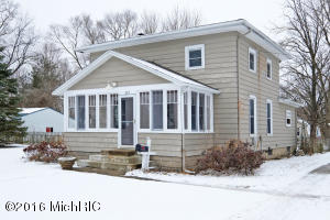 225 Colfax St, Plainwell, MI 49080 photo 1