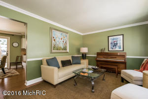 548 Adaway Ave SE, Ada, MI 49301 photo 6