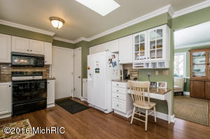 548 Adaway Ave SE, Ada, MI 49301 photo 11