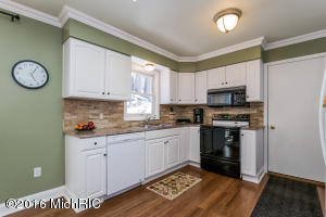 548 Adaway Ave SE, Ada, MI 49301 photo 12