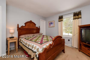 548 Adaway Ave SE, Ada, MI 49301 photo 17