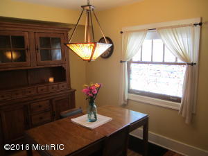 121 W Chart St, Plainwell, MI 49080 photo 8