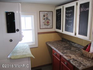 121 W Chart St, Plainwell, MI 49080 photo 18