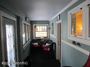121 W Chart St, Plainwell, MI 49080 photo 2