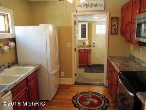 121 W Chart St, Plainwell, MI 49080 photo 17