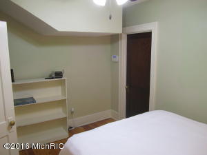 121 W Chart St, Plainwell, MI 49080 photo 11