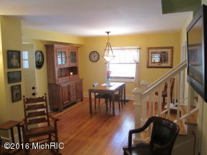 121 W Chart St, Plainwell, MI 49080 photo 10