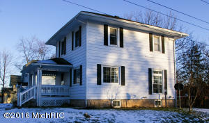 203 E Lytle St, Ionia, MI 48846 photo 4