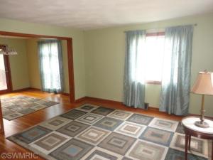 203 E Lytle St, Ionia, MI 48846 photo 7