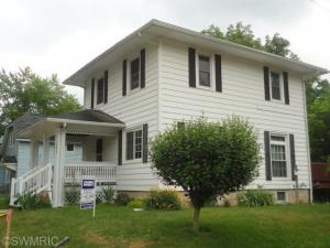 203 E Lytle St, Ionia, MI 48846 photo 2