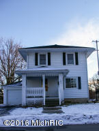 203 E Lytle St, Ionia, MI 48846 photo 3