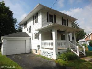 203 E Lytle St, Ionia, MI 48846 photo 1