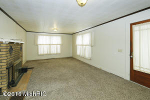314 Walnut St, Three Rivers, MI 49093 photo 4