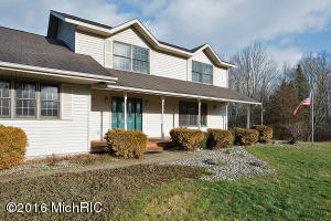 10371 Douglas, Plainwell, MI 49080 photo 5