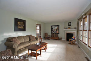 10371 Douglas, Plainwell, MI 49080 photo 8