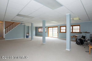 10371 Douglas, Plainwell, MI 49080 photo 29