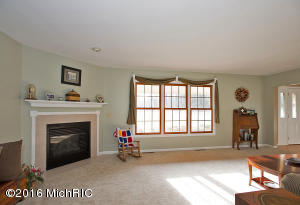 10371 Douglas, Plainwell, MI 49080 photo 9