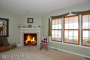 10371 Douglas, Plainwell, MI 49080 photo 6