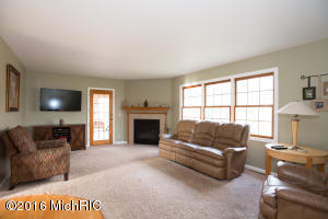 10371 Douglas, Plainwell, MI 49080 photo 4