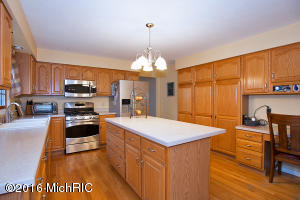 10371 Douglas, Plainwell, MI 49080 photo 2