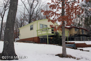 8478 S Lakeshore Dr, Bitely, MI 49309 photo 1