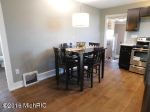 247 Mark St, Niles, MI 49120 photo 9