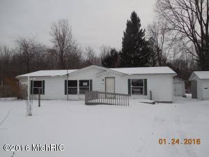 7568 E Baseline Rd, Mount Pleasant, MI 48858 photo 1