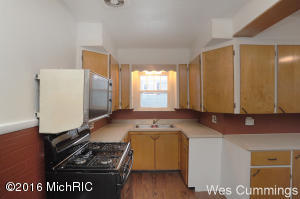 817 S Broas St, Belding, MI 48809 photo 7