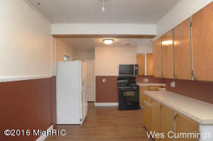 817 S Broas St, Belding, MI 48809 photo 9