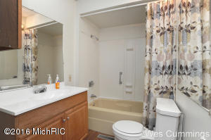 817 S Broas St, Belding, MI 48809 photo 14