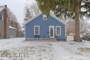 817 S Broas St, Belding, MI 48809 photo 1