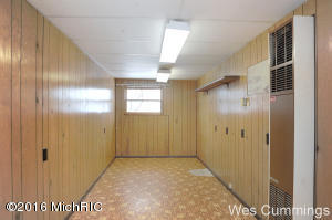 817 S Broas St, Belding, MI 48809 photo 15