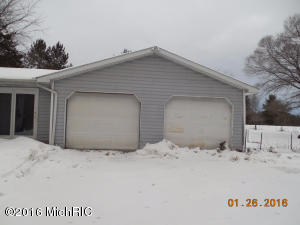 320 Pine Tree Dr, Farwell, MI 48622 photo 5